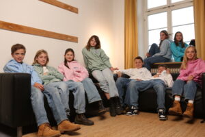 Mehr über den Artikel erfahren Überraschung für unsere neuen Schulkleidungs-Models